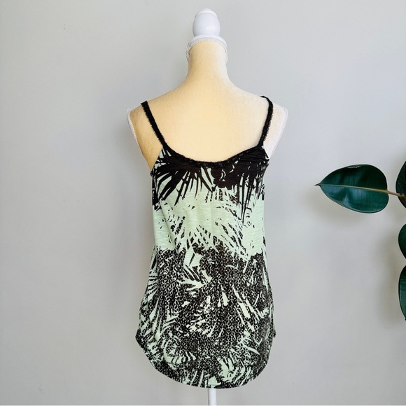 Kimchi Blue Y2K spaghetti strap lace trim top - Picture 6 of 7